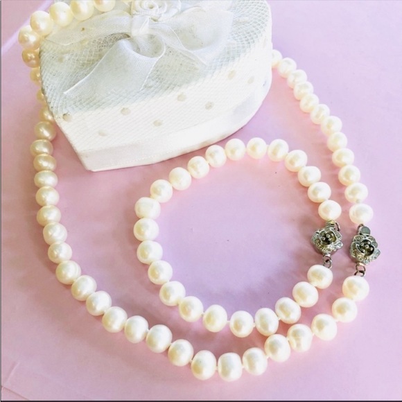 David’s Bridal✨Freshwater Pearls ✨Necklace & Bracelet Set✨ 🎊🚨FINAL PRICE DROP🚨🎊 - Picture 3 of 5
